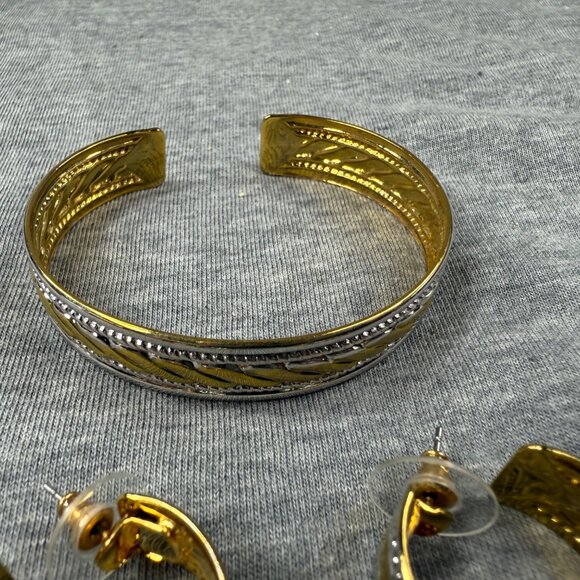 Gold Silver-Tone Cuff Bracelet Hoop Earrings Textured Design Jewelry Set - Picture 16 of 16